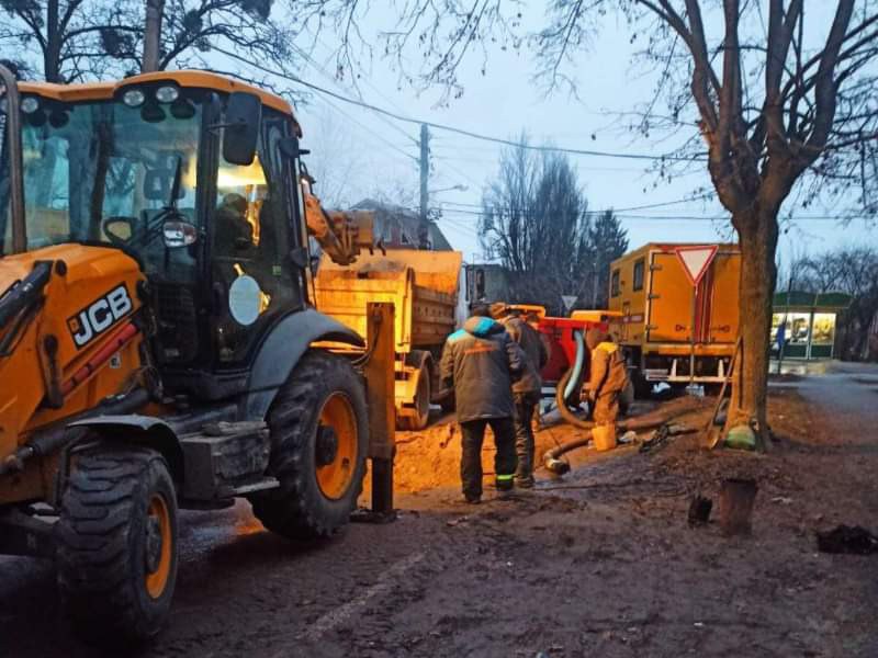 У Новобаварському районі відновили подачу води