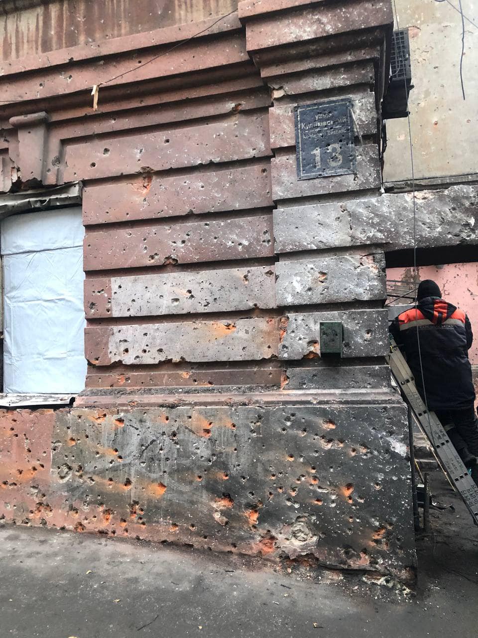 У Харкові внаслідок ранкових обстрілів пошкоджено 15 об’єктів