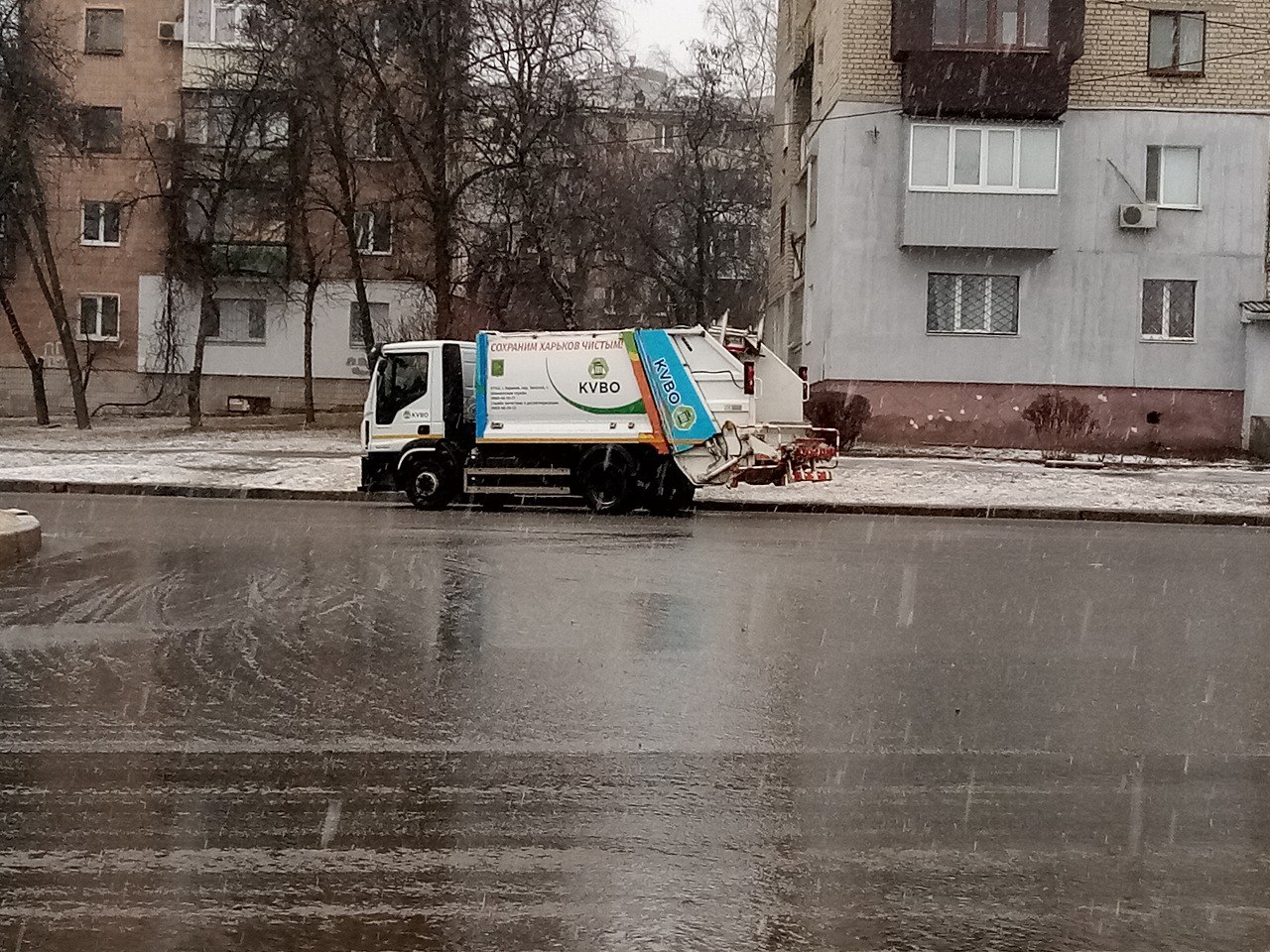 Робітники КПВП наводять лад на  Павловому Полі