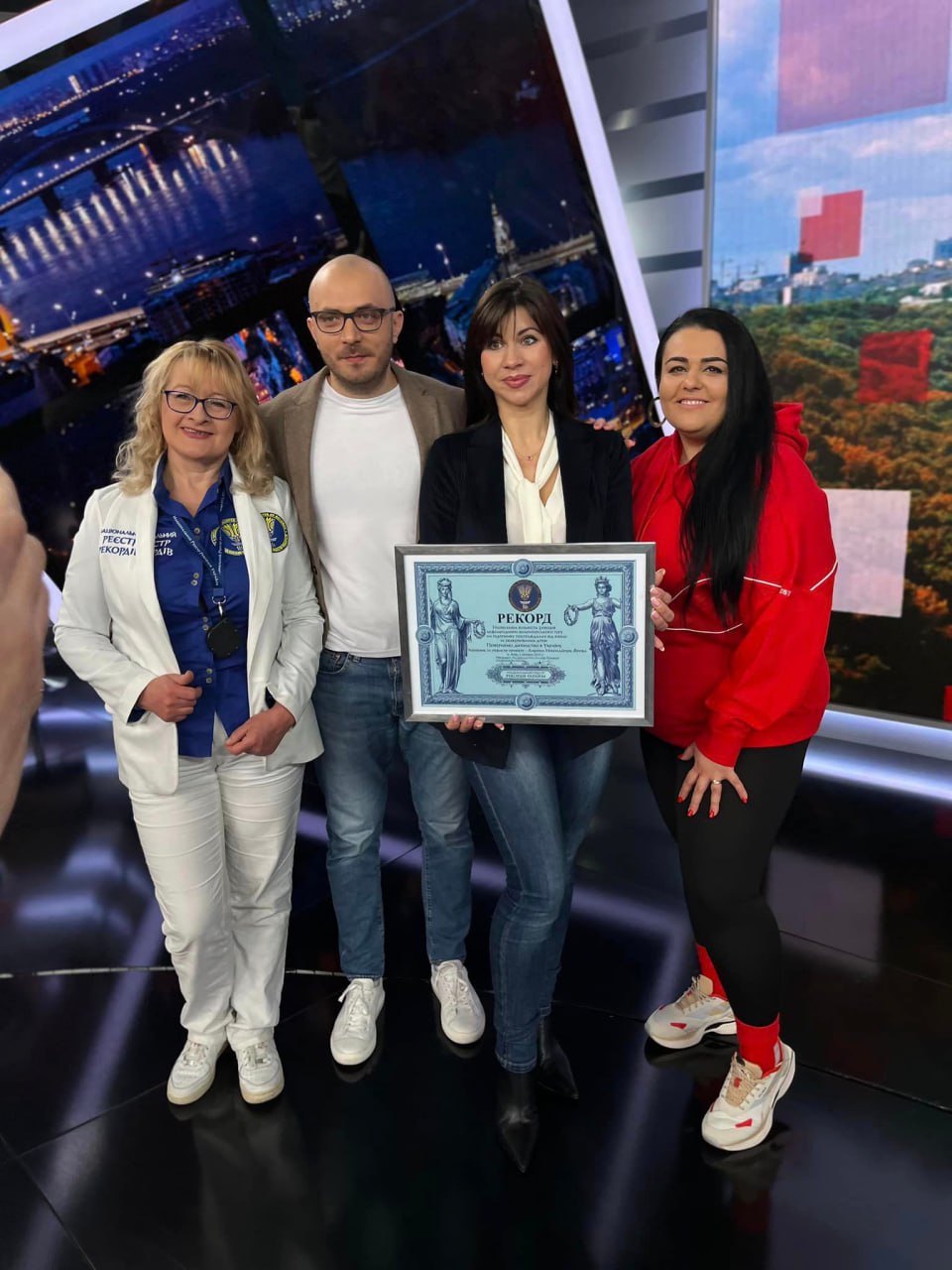 Харківські артисти встановили рекорд України, допомагаючи евакуйованим дітям - 2