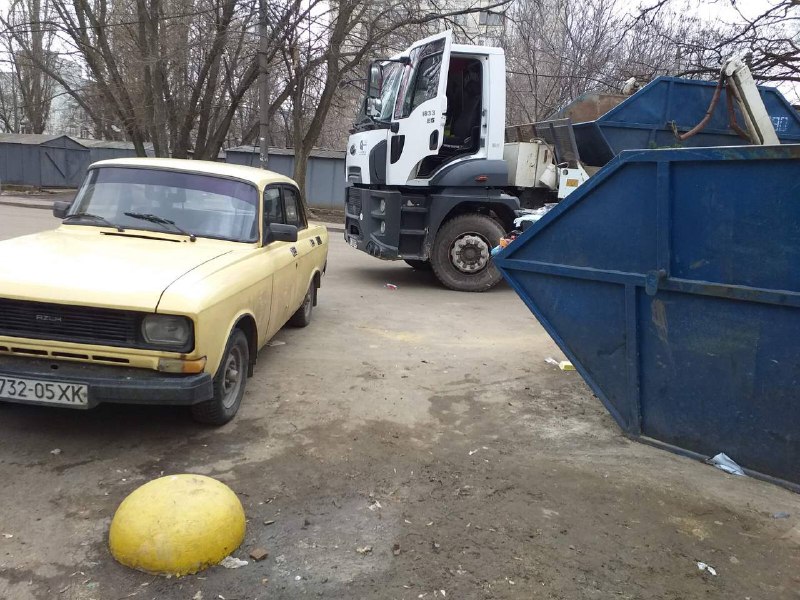 Комунальники закликають водіїв дотримуватися правил паркування - 1