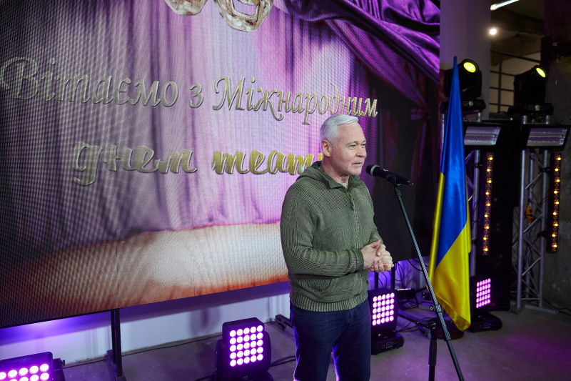 Ігор Терехов привітав працівників театру з професійним святом - 2