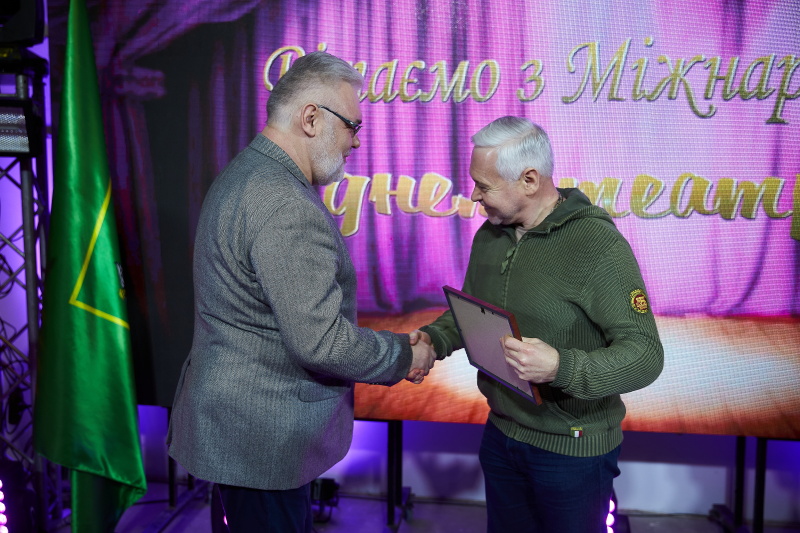Ігор Терехов привітав працівників театру з професійним святом - 9