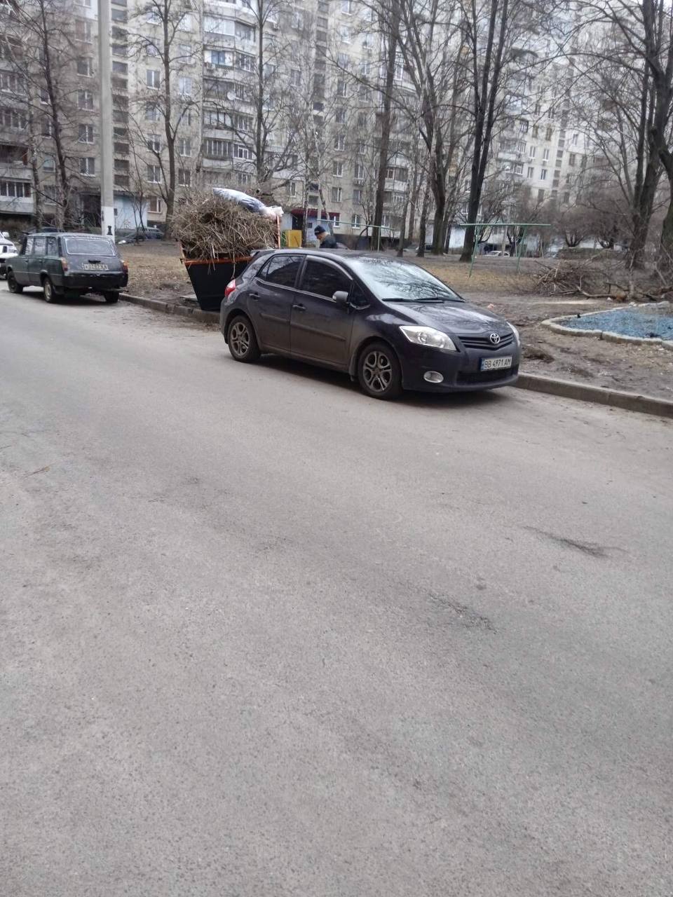 Харків’ян попереджають про штрафи за порушенням правил паркування - 1