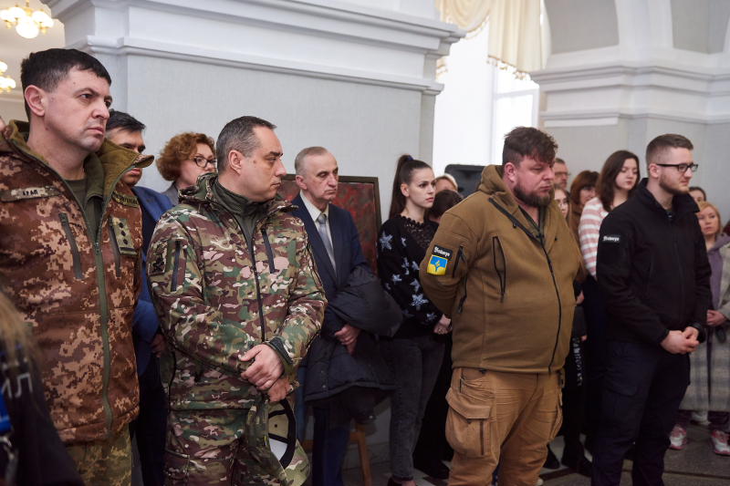 У Харкові відкрилася виставка картин загиблого добровольця Артема Азарова - 6