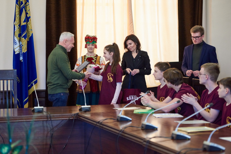 Ігор Терехов відзначив призерів Всеукраїнської олімпіади з математики  