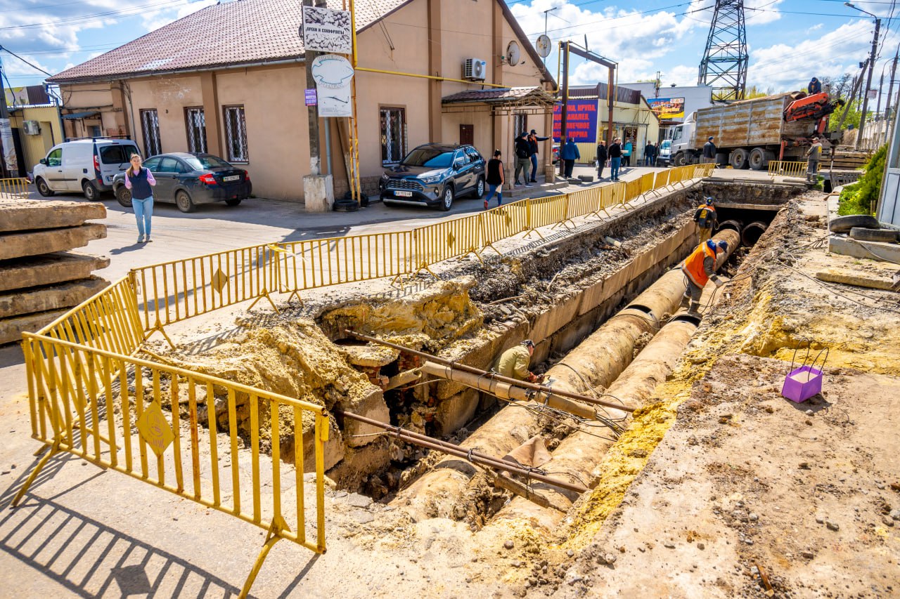 У Слобідському районі змінюють тепломагістраль