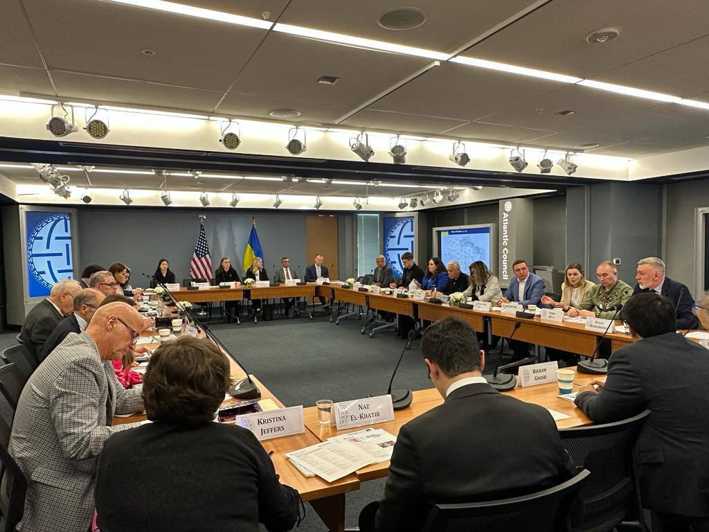Круглий стіл, присвячений безпеці українських громад, у США