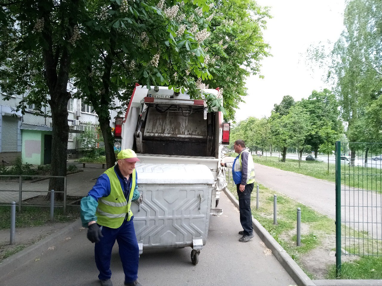 Бригади КВПВ наводять лад на Салтівці - 2