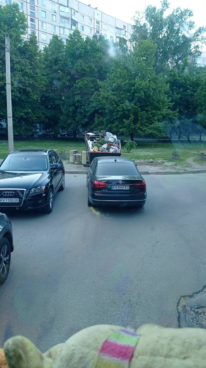 У Харкові борються з несанкціонованими звалищами та вивозять відходи