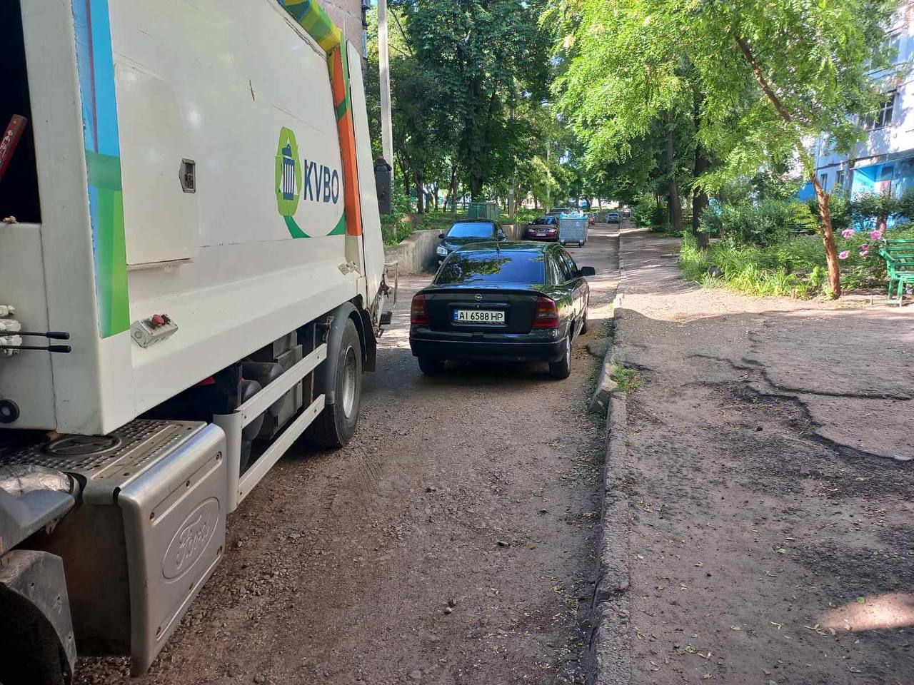 КП «КВПВ» просить водіїв не заважати вивезенню побутових відходів - 2