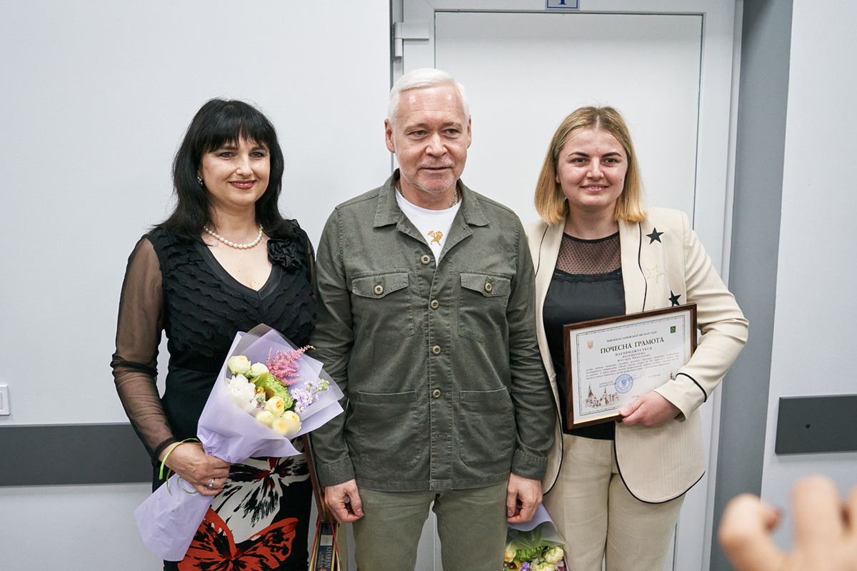 Ігор Терехов привітав колектив лікарні №30 із професійним святом - 15