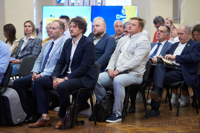 У Харкові пройшов регіональний форум «Oсвіта. Наука. Бізнес» - 4