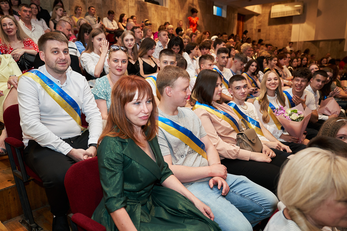 У Харкові пройшли шкільні випускні - 7