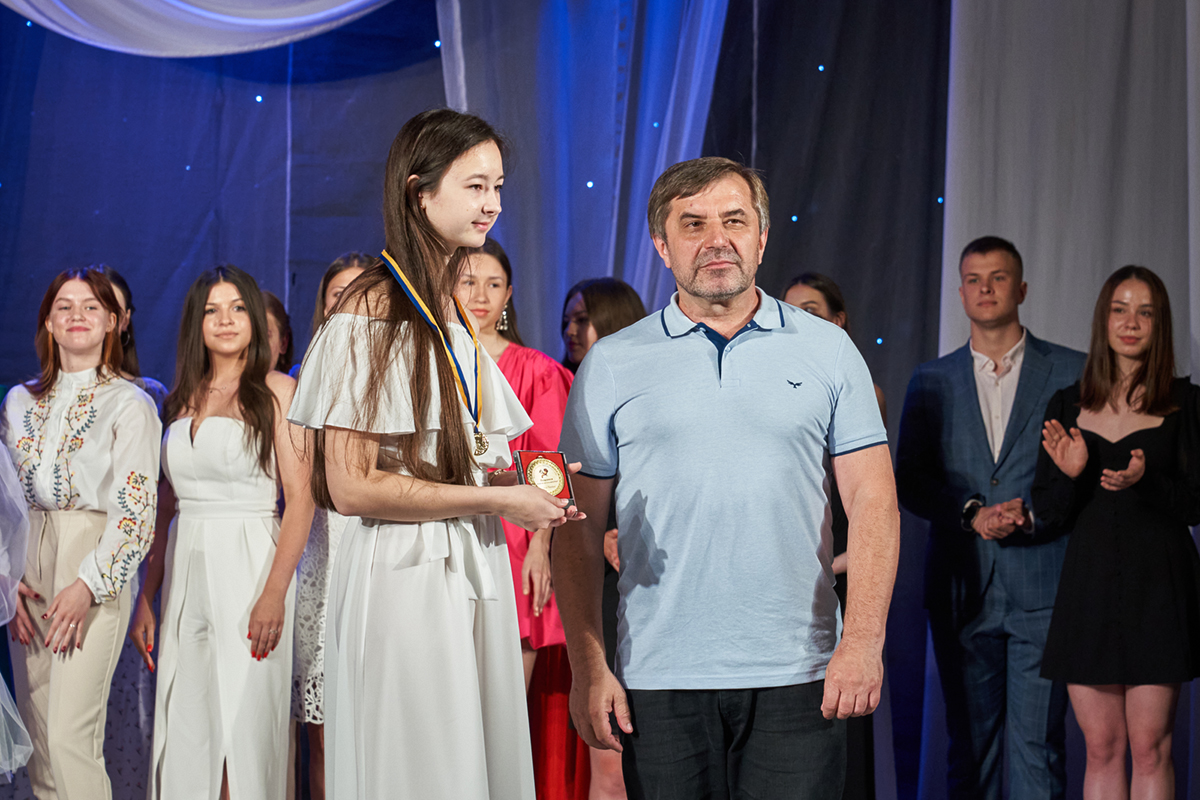 У Харкові пройшли шкільні випускні - 9