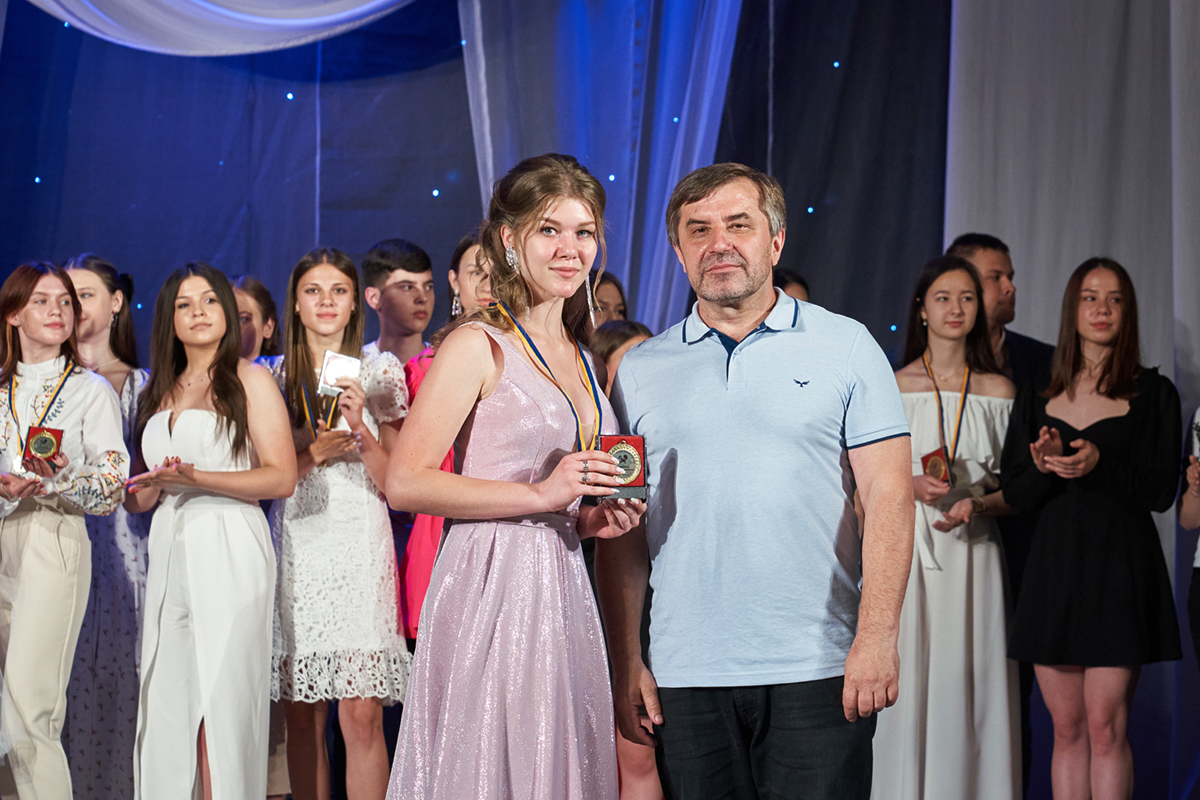 У Харкові пройшли шкільні випускні - 13