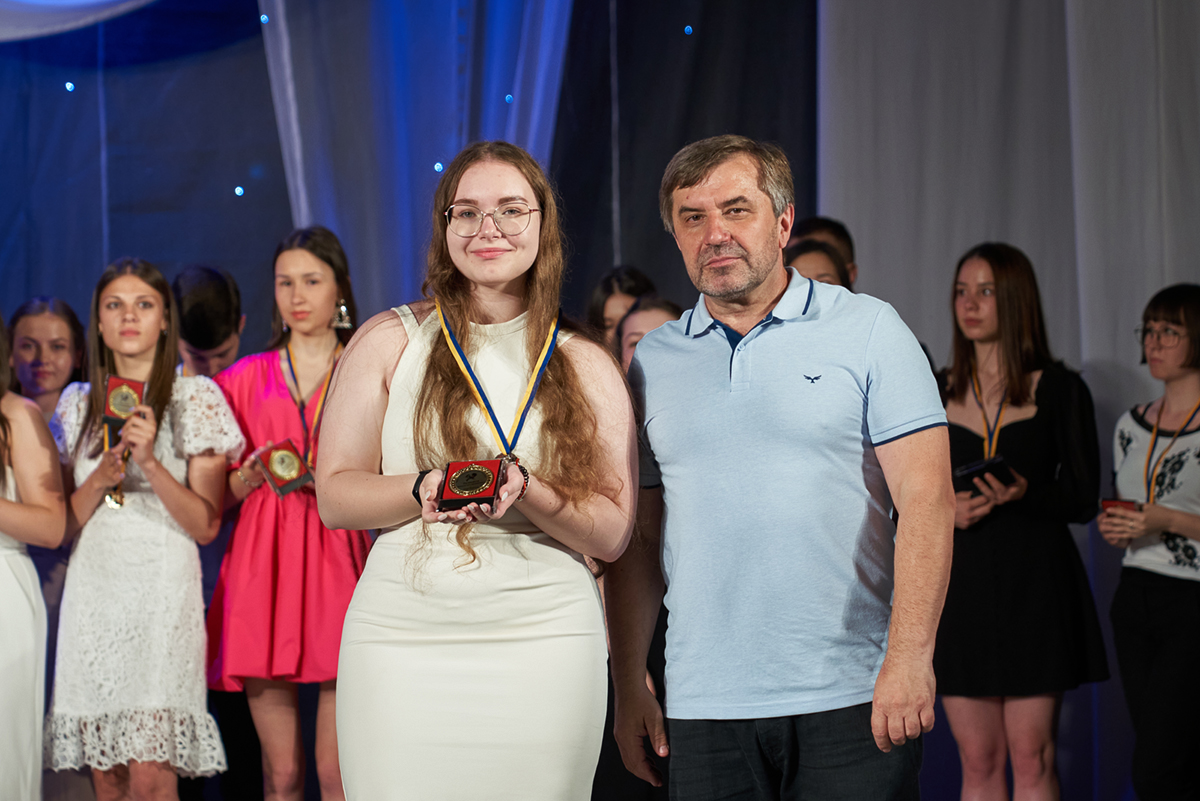 У Харкові пройшли шкільні випускні - 14