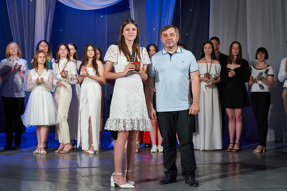 У Харкові пройшли шкільні випускні - 16
