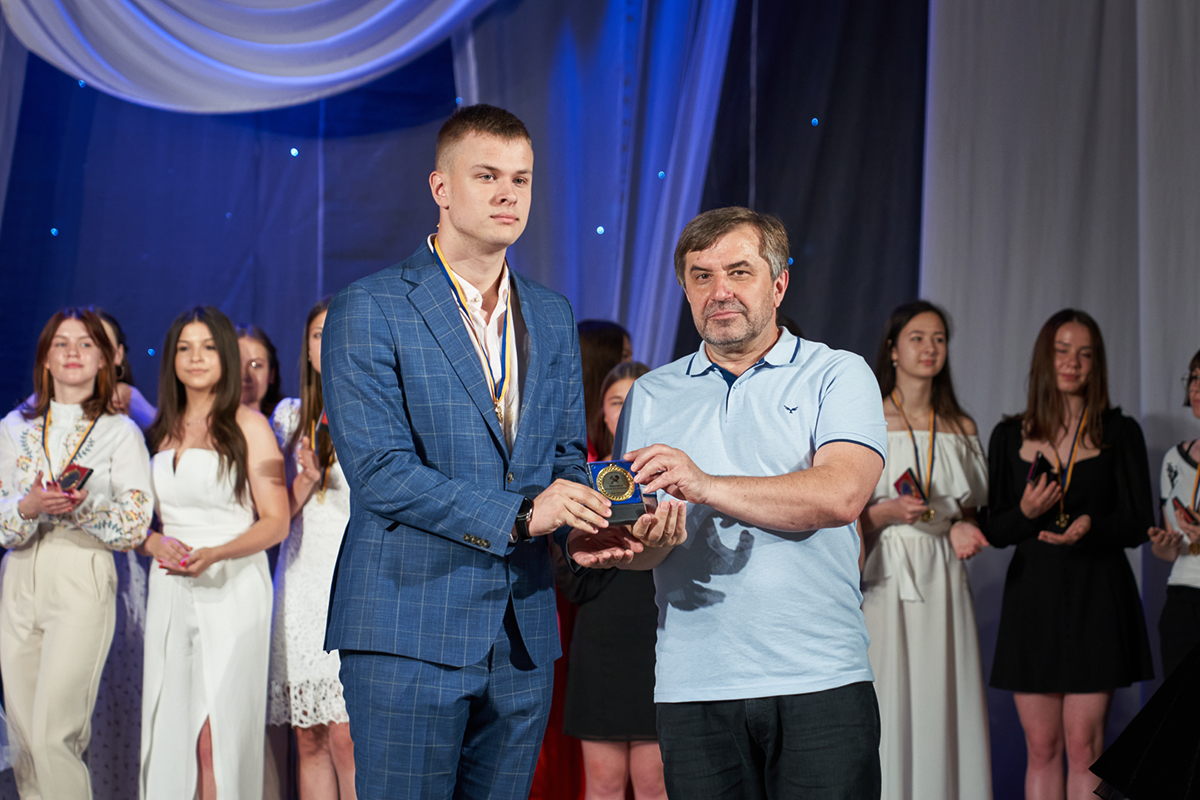 У Харкові пройшли шкільні випускні - 17