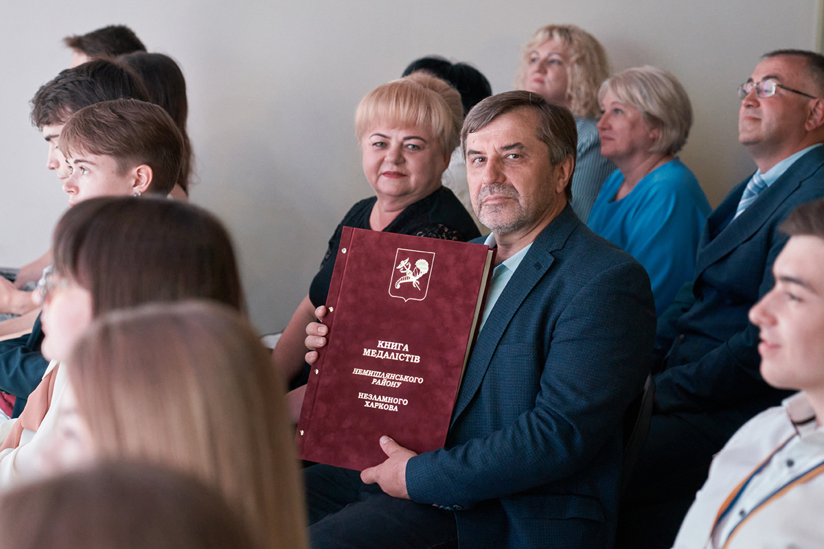 У Харкові пройшли шкільні випускні - 31