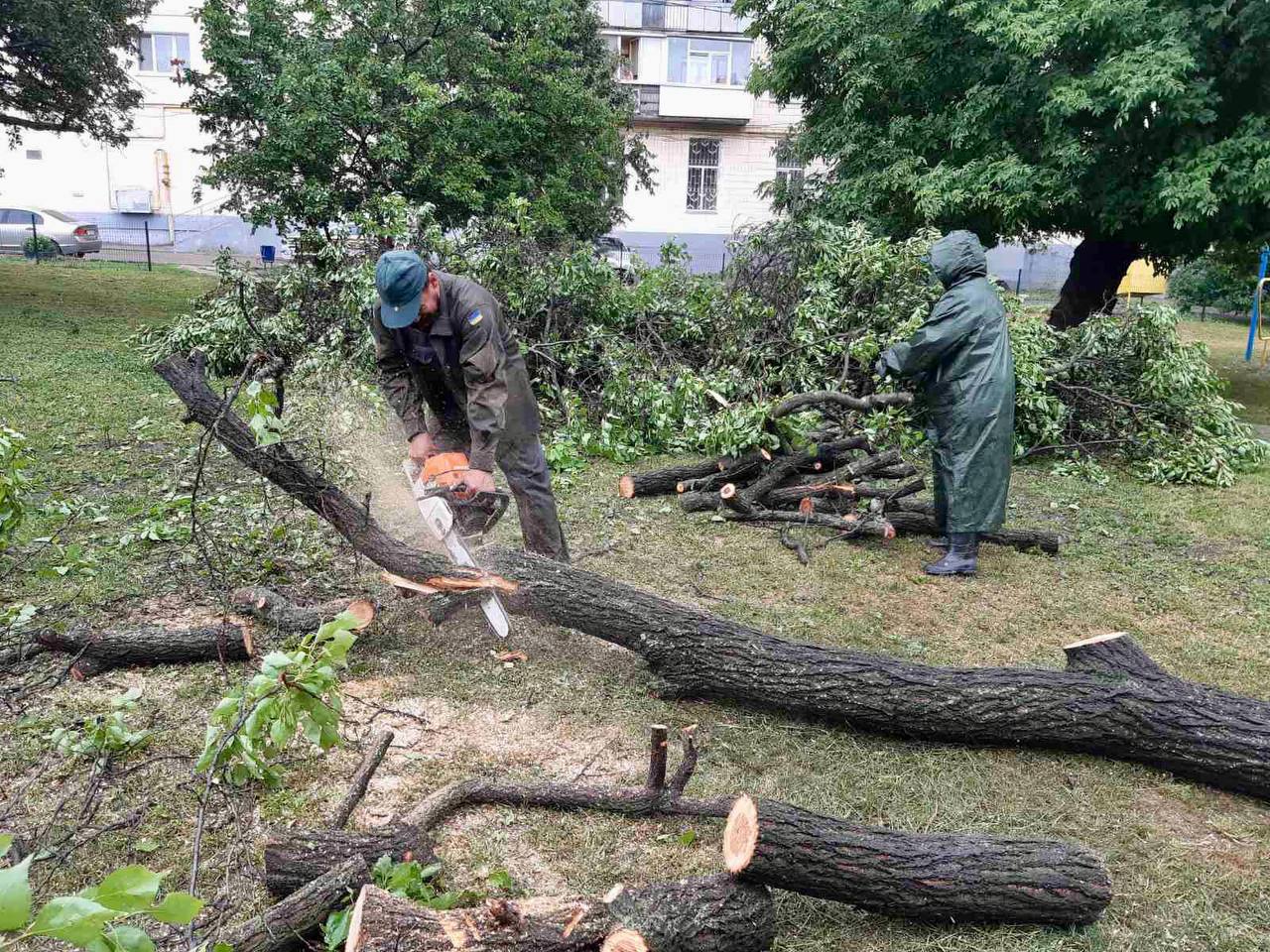 У Харкові ліквідовують наслідки негоди