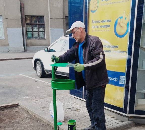На КВПВ організували виробництво вуличних урн