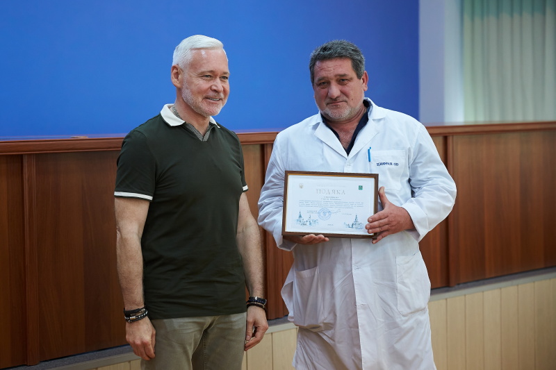 Ігор Терехов привітав зі святом медиків Новобаварського району - 9