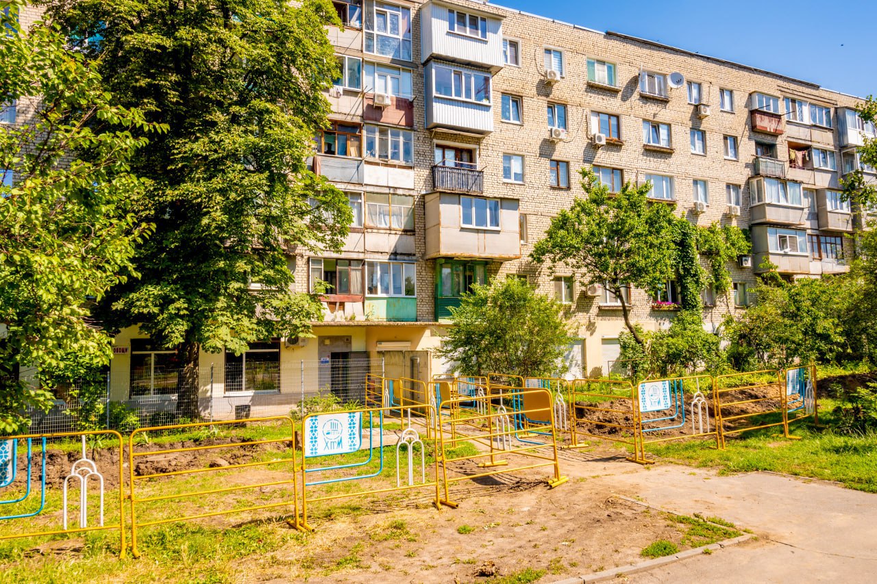 У Слобідському районі перекладають магістраль