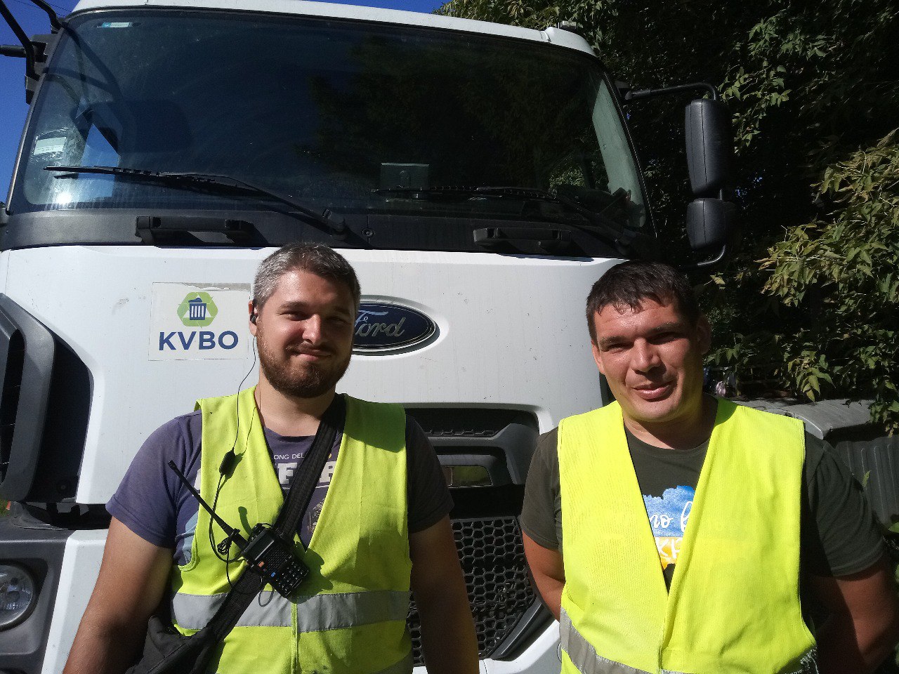 Робітники КВПВ наводять лад у селищі Кулиничі
