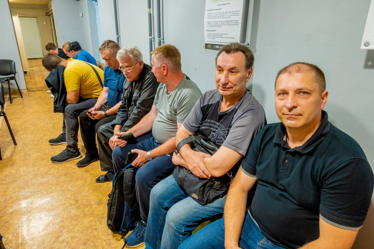 Понад триста робітників ХТМ вирішили здати кров для військових - 4