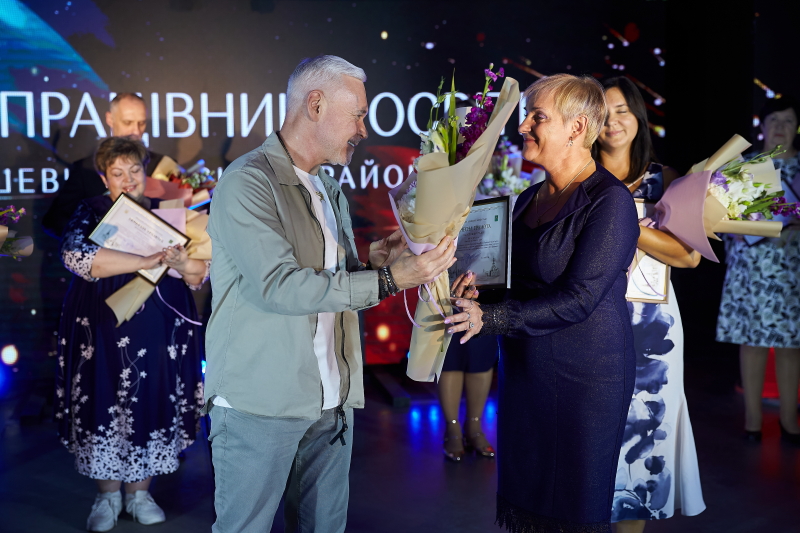 День вчителя відсвяткували в Шевченківському та Немишлянському районах - 7