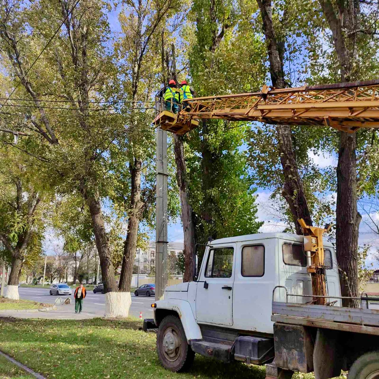 У Харкові завершують ліквідацію наслідків буревію - 3