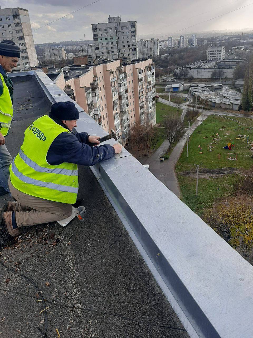 У Харкові усувають наслідки негоди