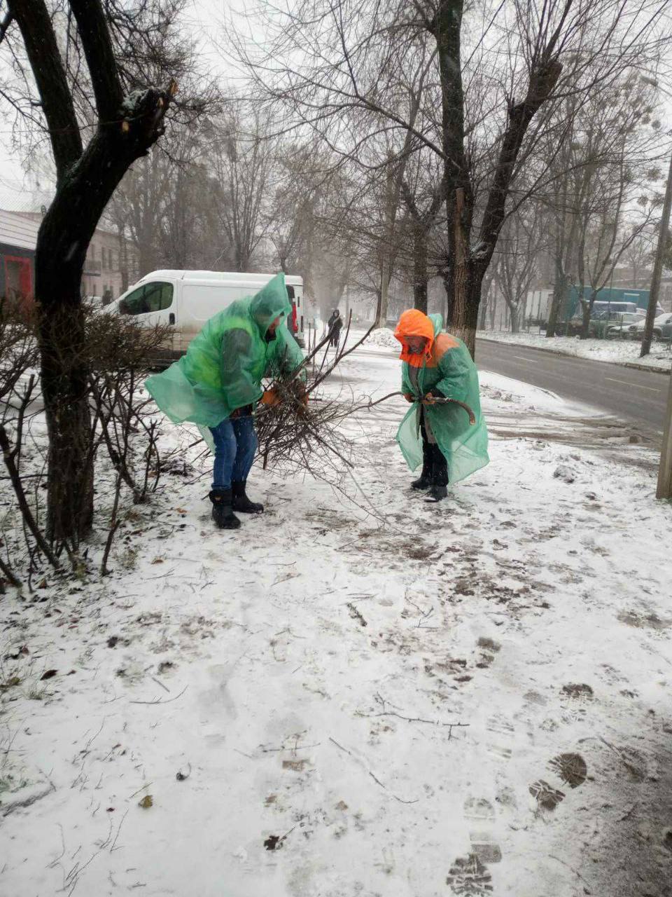 У Харкові усувають наслідки негоди - 2