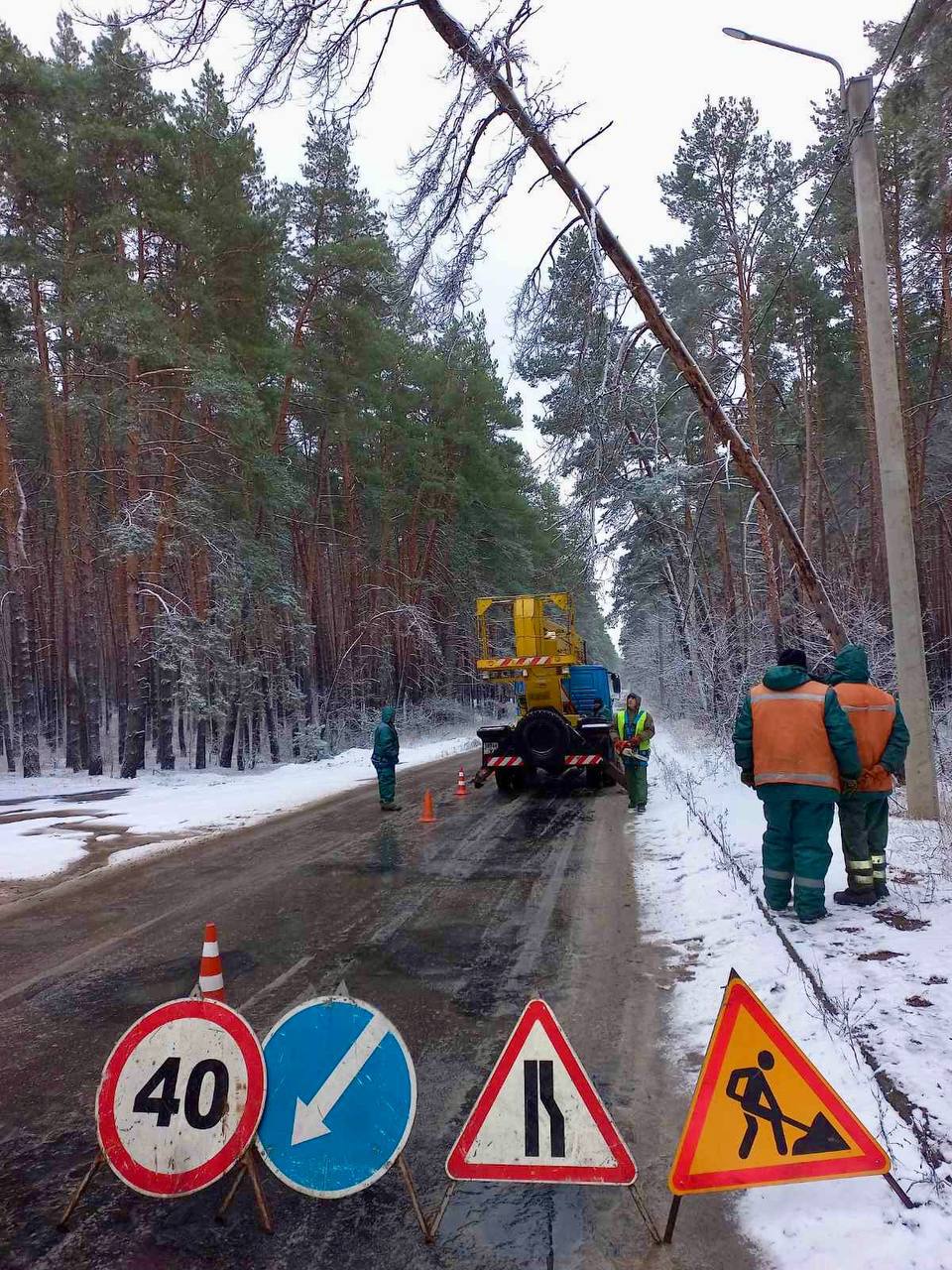 У Харкові усувають наслідки негоди - 8