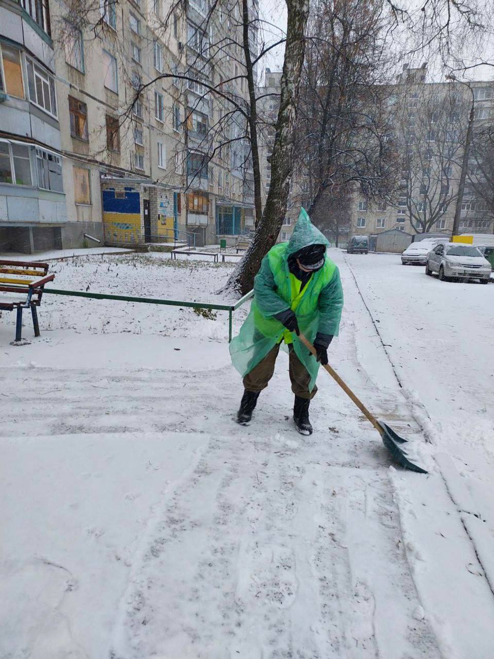 Комунальники усувають наслідки снігопаду - 5