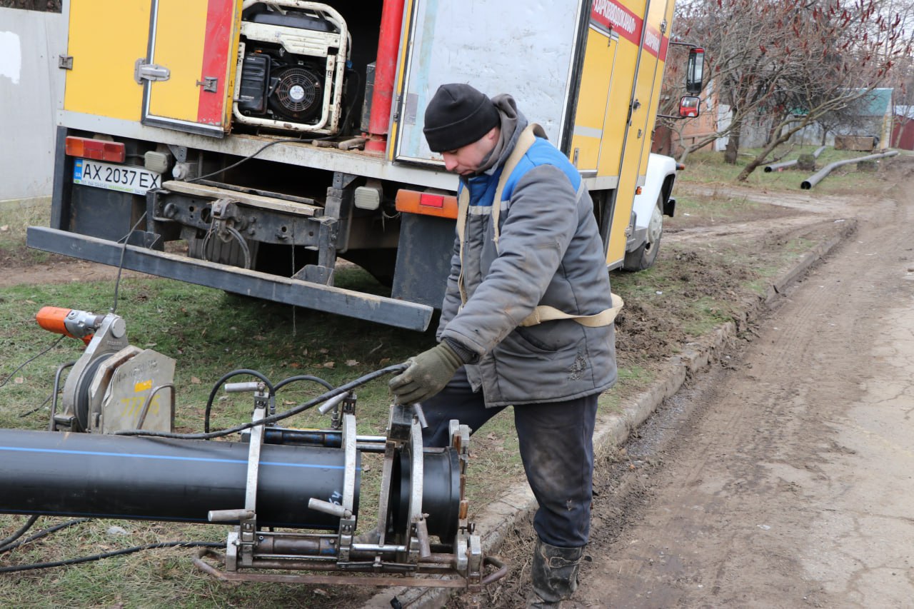 На вулиці Корабельній міняють ділянки водоводу - 2