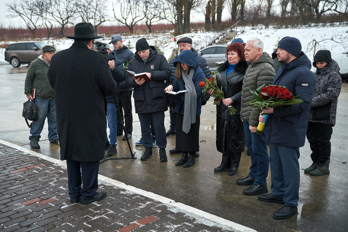 Ігор Терехов вшанував памʼять жертв Дробицького Яру - 3