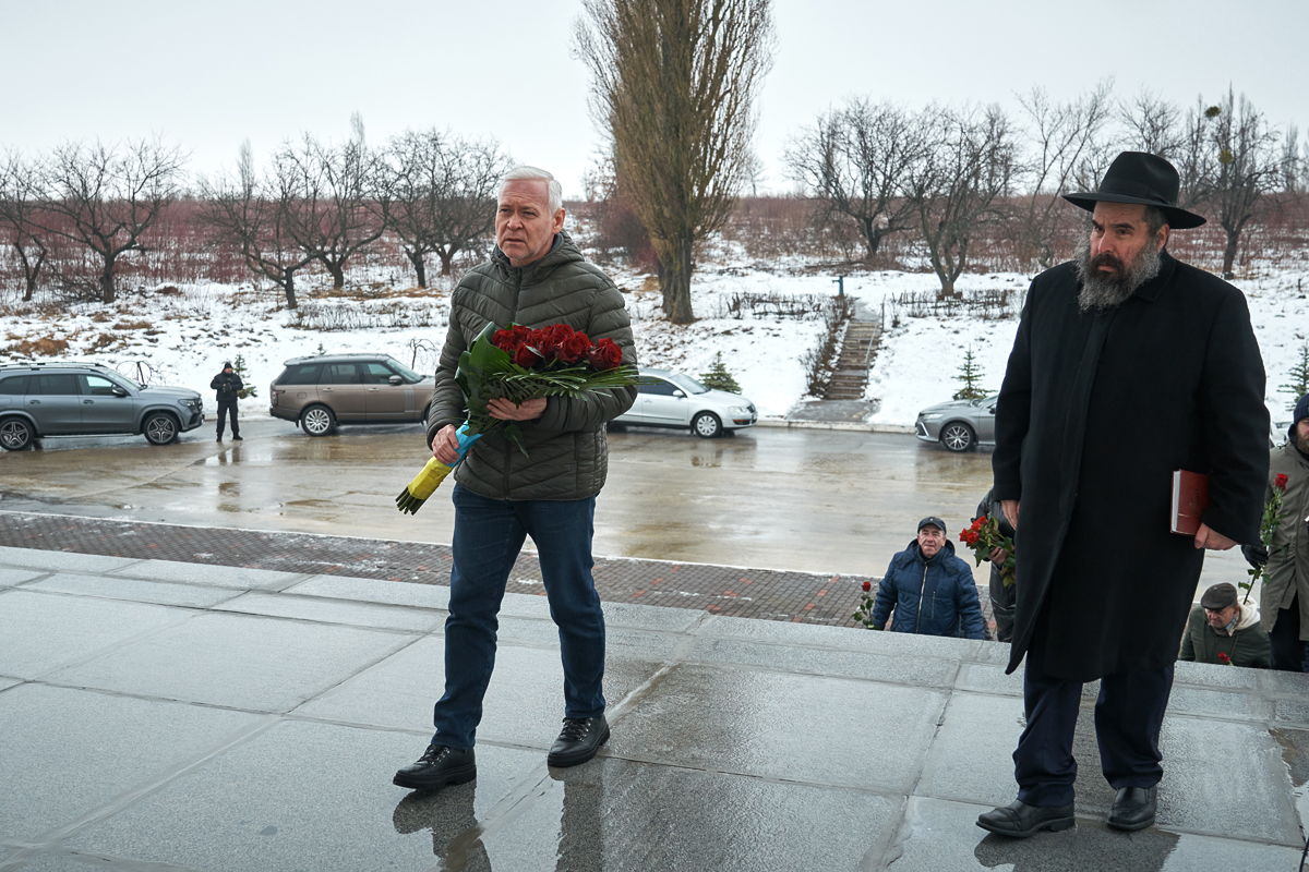 Ігор Терехов вшанував памʼять жертв Дробицького Яру - 9