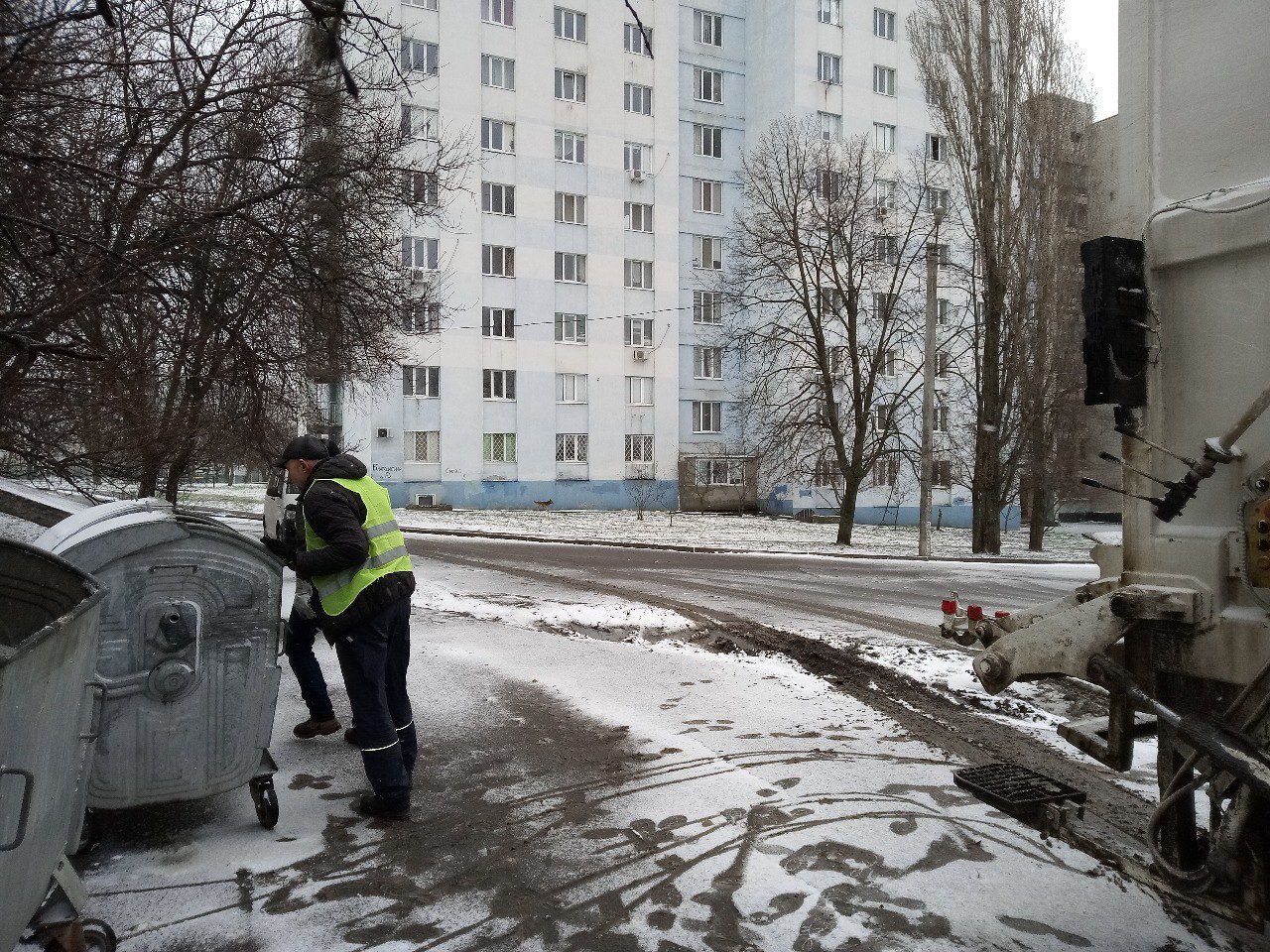 З Харкова за тиждень вивезли близько 30 тисяч кубометрів сміття - 1