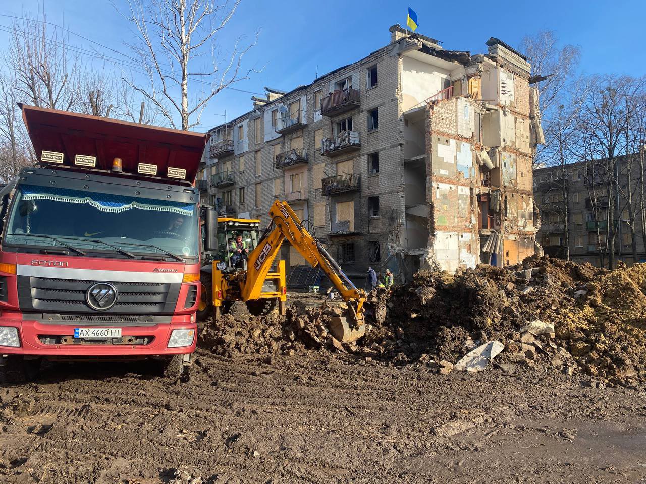 У Київському районі відремонтували пошкоджений обстрілами трубопровід - 1