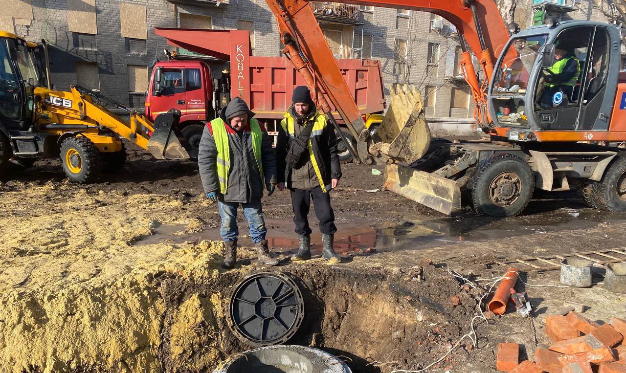 У Київському районі відремонтували пошкоджений обстрілами трубопровід - 2