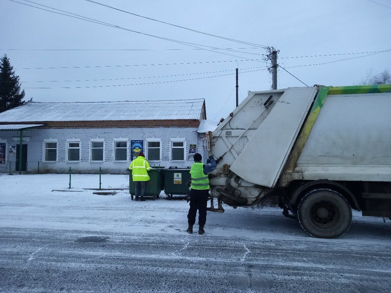 Бригади КВПВ наводять лад за межами Харкова - 2