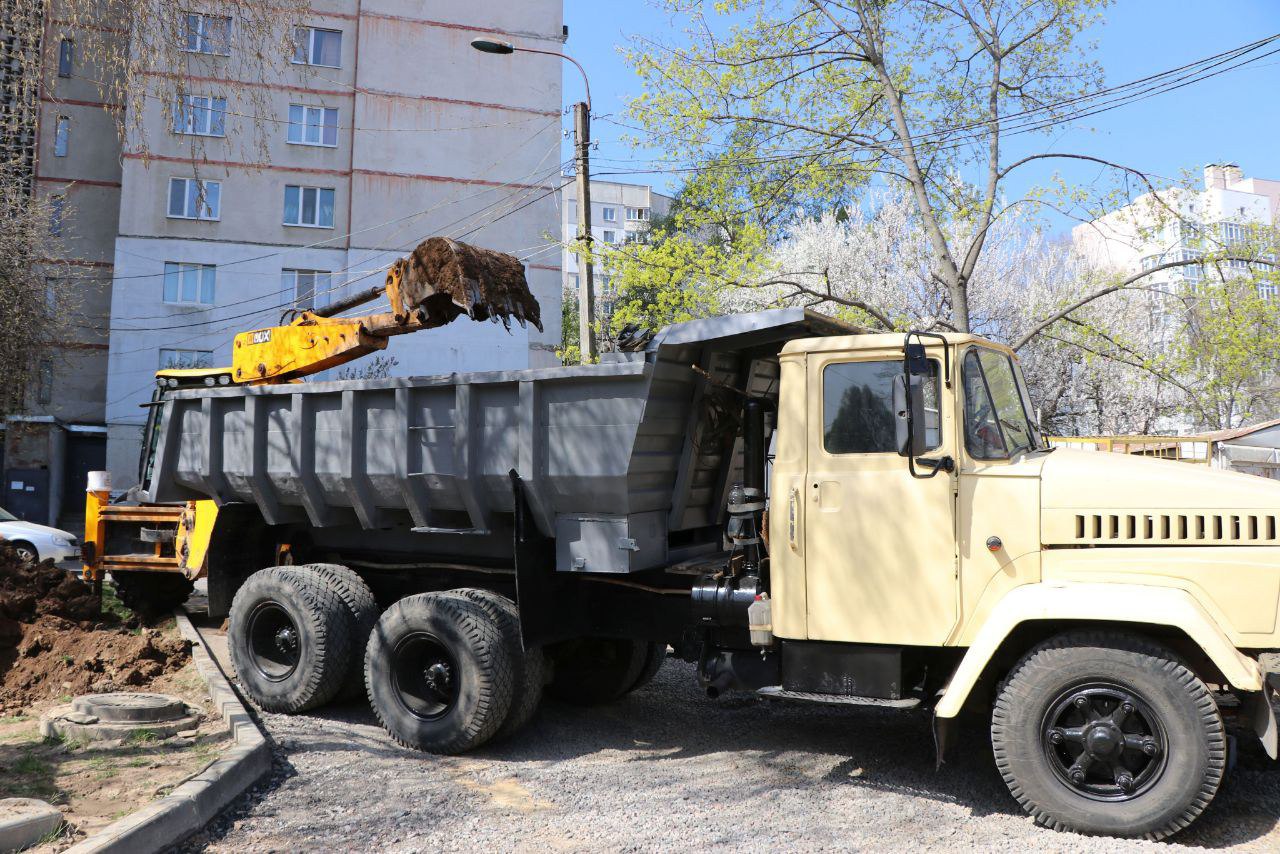 У Шевченківському районі оновлюють водовід