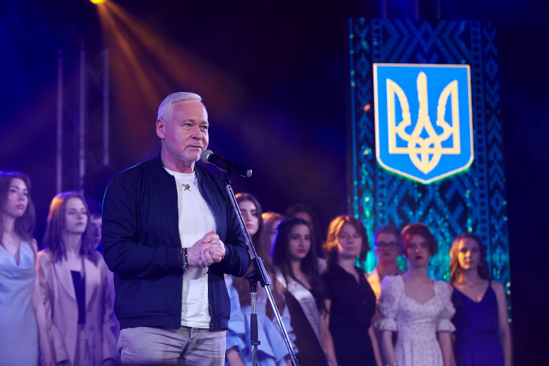 У Харкові стартували шкільні випускні - 3