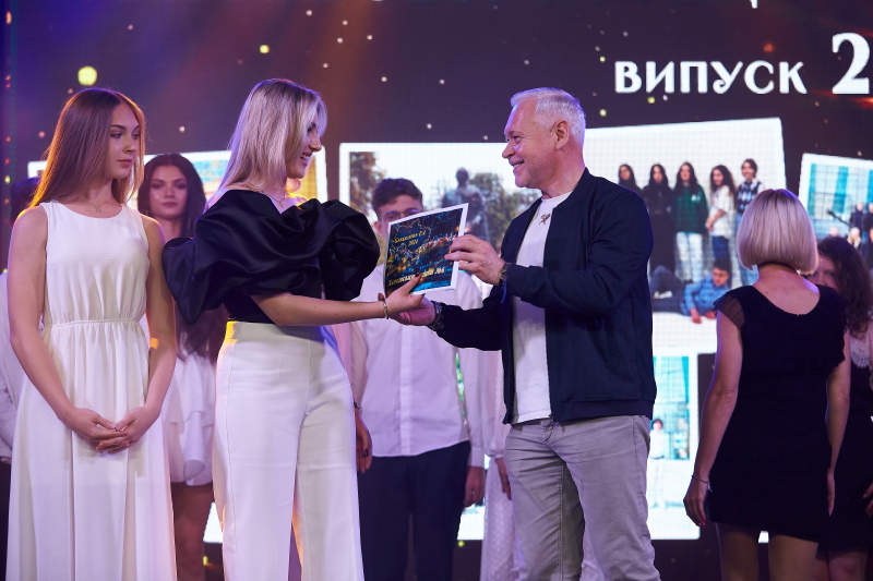 У Харкові стартували шкільні випускні - 21