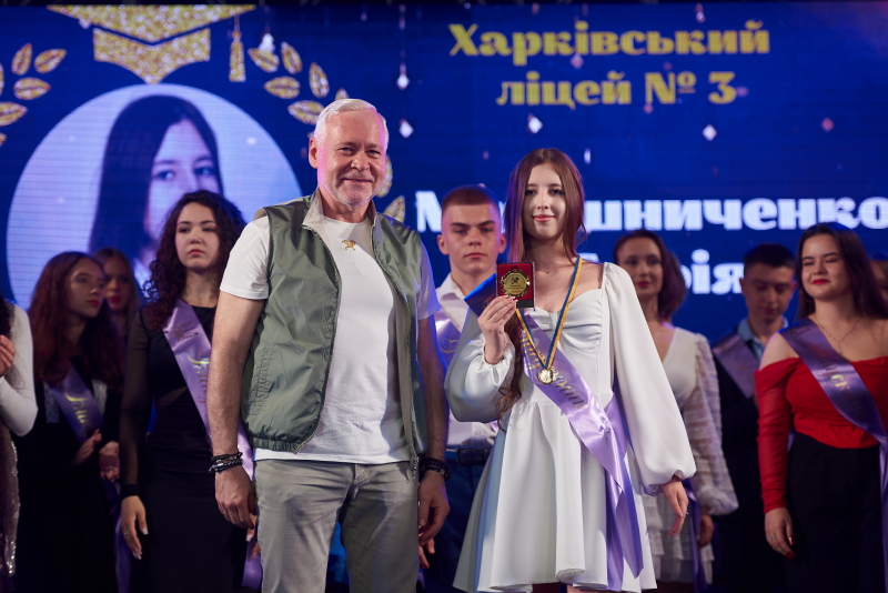 Ігор Терехов привітав із закінченням школи випускників Салтівського району - 9