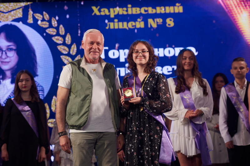 Ігор Терехов привітав із закінченням школи випускників Салтівського району - 21