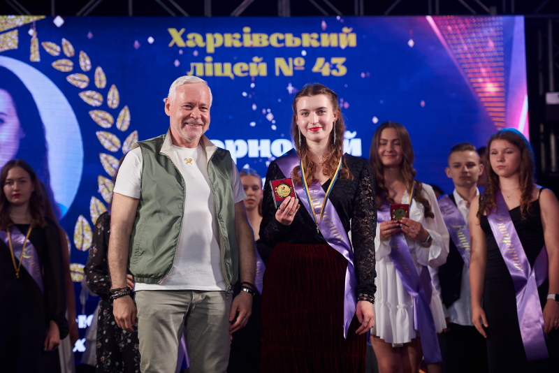 Ігор Терехов привітав із закінченням школи випускників Салтівського району - 23