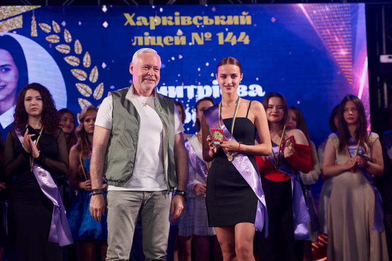 Ігор Терехов привітав із закінченням школи випускників Салтівського району - 29